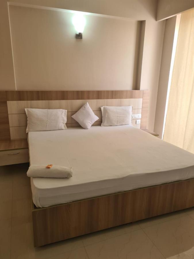 Lord Krishna Palace Hotel Vrindavan Luaran gambar